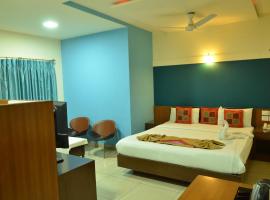 Cubbon Suites - 10 Minute walk to MG Road, MG Road Metro and Church Street，位于班加罗尔钦纳斯瓦米体育场附近的酒店