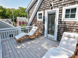 4 min Walk to Commercial Street and Beach