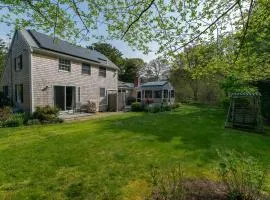 Spacious Mins from Beach & Dogs Welcome