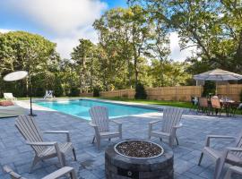 Heated Saltwater Pool Hot Tub，位于伊斯特姆的酒店