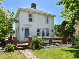 Centrally Located Home w Patio Fire Pit