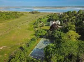 Water Views & Private Tennis Court