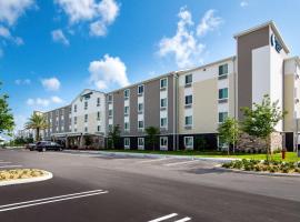 WoodSpring Suites Port St Lucie，位于圣露西港的酒店