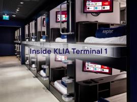 Kepler Club Kuala Lumpur Airport - KLIA T1 Landside，位于雪邦的胶囊旅馆