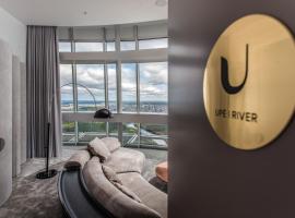 Vilnius TV Tower Apartments DEBESYS，位于维尔纽斯的酒店