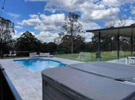 6br Pool Hot Tub Lux Family Ironstone Residence，位于勒弗戴尔的农家乐