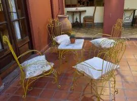 La Escondida, Casa de Huéspedes