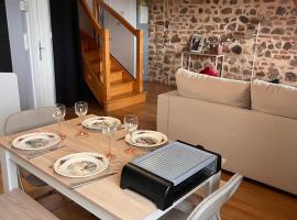 Duplex au cœur de Turckheim, 10 min de Colmar et place de parking，位于蒂尔凯姆的酒店