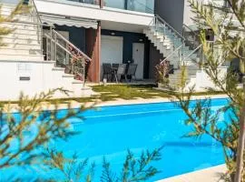 Ofrynio luxury apartment & pool3