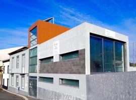 Change The World Hostels - Açores - Ponta Delgada，位于篷塔德尔加达机场 - PDL附近的酒店
