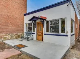 0601 Downtown Salida Cottage with Fireplace and Yard