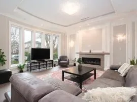 Luxurious 6-Bedroom Mansion Near UBC