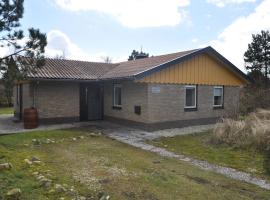 Bungalow für 4 Personen und 2 Kinder auf Ameland，位于巴勒姆的酒店