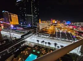 Strip view 1 BR suite 2 Full Bath Full Kitchen with Balcony - 900 sqft - MGM Signature