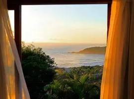Pousada Vigia Das Marés - Vista para o mar, localizada no Caminho do Rei, parte mais nobre da Praia do Rosa