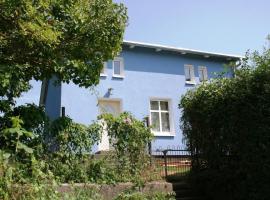 Ferienhaus mit Terrasse und Kamin，位于Karnin (Usedom)的度假短租房