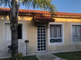 Casa Exclusiva a 400 Metros da Praia em Manguinhos - Condomínio com Vigilância 24hs