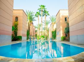 Riad The Moroccans Pool And Terrace，位于马拉喀什的乡村别墅