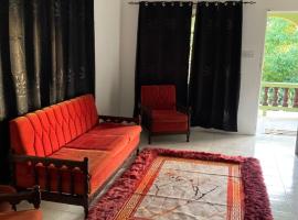 Serenity Apartments，位于Green Island的酒店