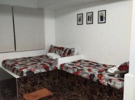 Catmel Lodging House，位于Romblon的酒店