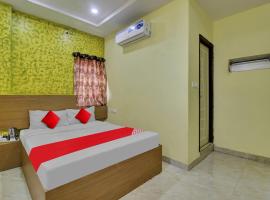 Flagship Hotel Abhi's R Square Near Hayathnagar，位于Pedda Ambarpet的酒店