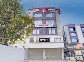 OYO THE 9 HOTEL，位于苏拉特的酒店