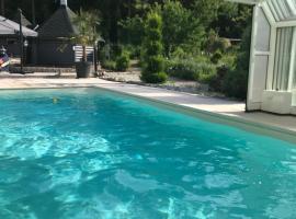Logis Hôtel DOMAINE du MOULIN，位于圣阿沃尔德的酒店
