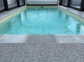 Villa avec piscine à Mende capacité 12 personnes，位于芒德的度假屋