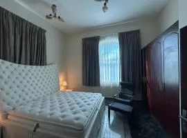 A spacious Villa - guest house - masterbedroom