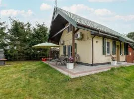 Beautiful House with a Garden for 6 People in Budzistowo by Renters