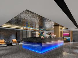 Lan Wan Hotel - Guangzhou Yongqing Walking Street&Shamian Island Scenic Spot Branch- Exit F towards Shamian Island at Huangsha Metro TRF stop of Line 1&Line 6--Airport Pick-up Service，位于广州荔湾区的酒店