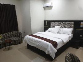 Downunder suites，位于Gwarinpa纳姆迪·阿齐基韦国际机场 - ABV附近的酒店