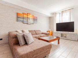 Villetta fronte Parco di Monza(Netflix)，位于Biassono的酒店