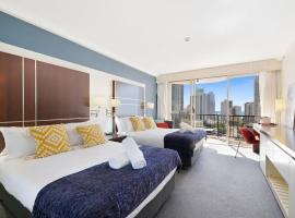 Ocean View Surfers Paradise Studio Close to Beach，位于黄金海岸的酒店