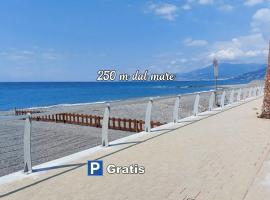 Casa Mare - 250m dalla spiaggia，位于瓦莱克罗夏的酒店