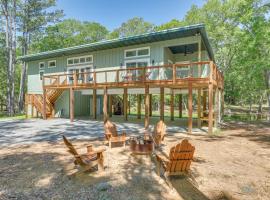 Peaceful Edisto Island Home, 1 Mi to State Park!，位于埃迪斯托艾兰的酒店