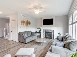 Spacious Family Home about 13 Mi to Des Moines，位于安克尼的酒店