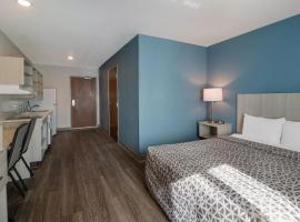 WoodSpring Suites Fort Myers - Cape Coral，位于迈尔斯堡的酒店