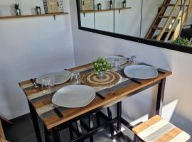 Maisonnette &agrave; 200m de la plage avec parking gratuit et terrasse，位于滨海贝尔克的带停车场的酒店