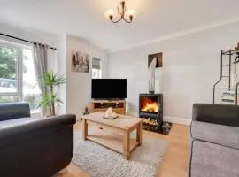 3 Bed Holiday Home in Llandeilo with log burner