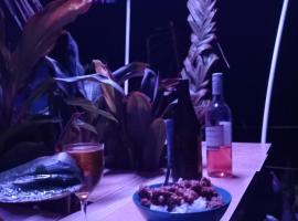 Amour Sea Side，位于克罗托格的酒店