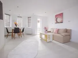 WhiteBoxApartment