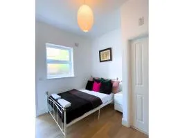 Cute Studio Garden Flat, 5 min to tube