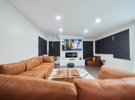 Spacious 4BR Gem with Private Hot Tub