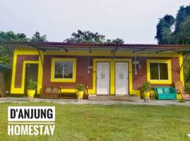 D Anjung Homestay Aisy，位于Kampong Alor Gajah的乡间豪华旅馆