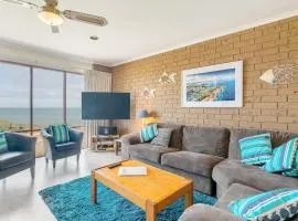 Knights View - 2 14 Merrilli - BYO Linen - Wi-Fi - Beachfront