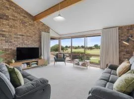 42 Billabong - A Slice of Heaven - Dog Friendly - Golf Course - Linen Included
