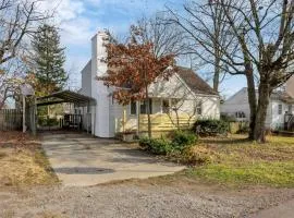 Housepitality - West Side Lodge - 6 BR 2 BA