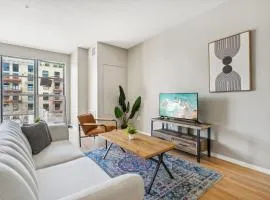CozySuites Mill District with pool, gym #04