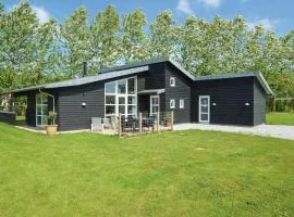 Three-Bedroom Holiday Home In Haderslev